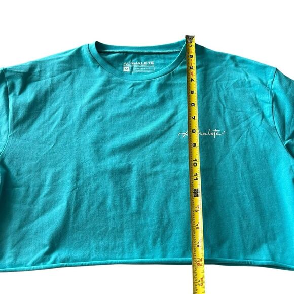 Alphalete Womens M Short Sleeve Boxy Crop Top Aqua Blue Pump Cover Oversized New - Picture 8 of 10